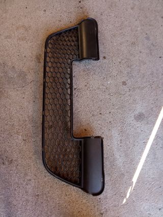 Rejilla central inferior OEM  de León Cupra