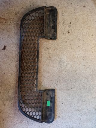 Rejilla central inferior OEM  de León Cupra