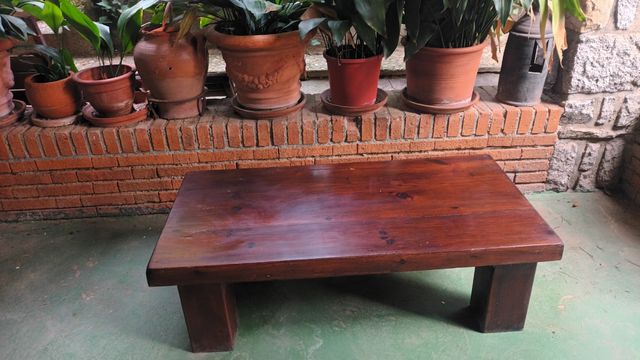 Mesa vintage maciza.Años 70