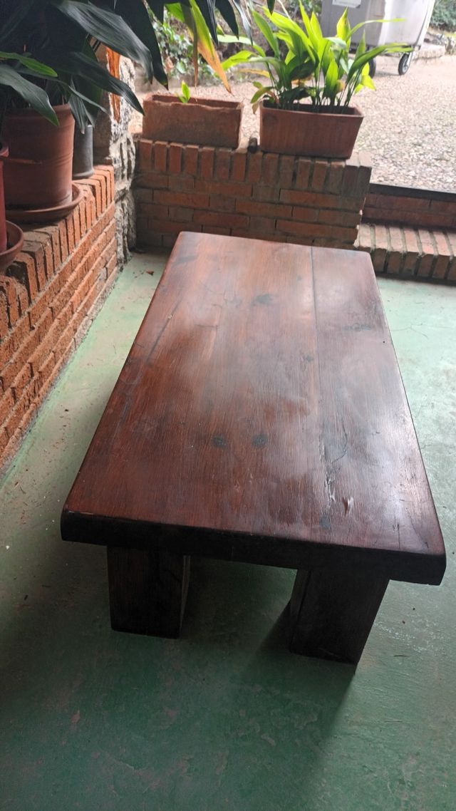 Mesa vintage maciza.Años 70