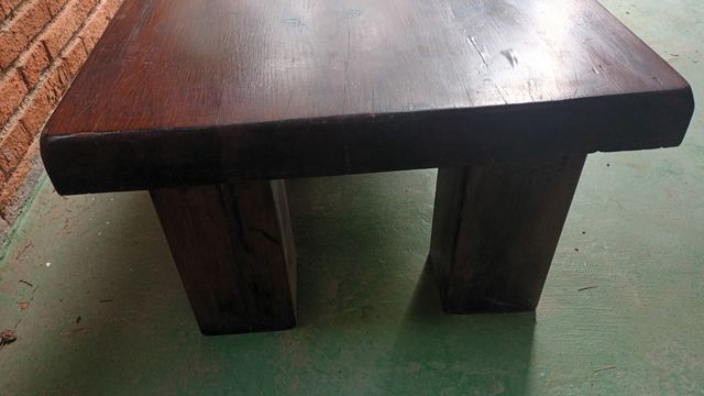 Mesa vintage maciza.Años 70