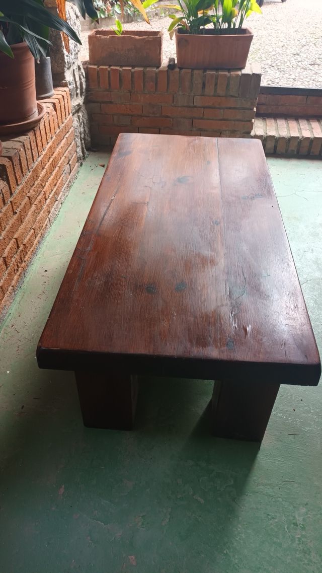 Mesa vintage maciza.Años 70