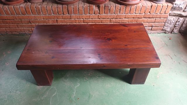 Mesa vintage maciza.Años 70