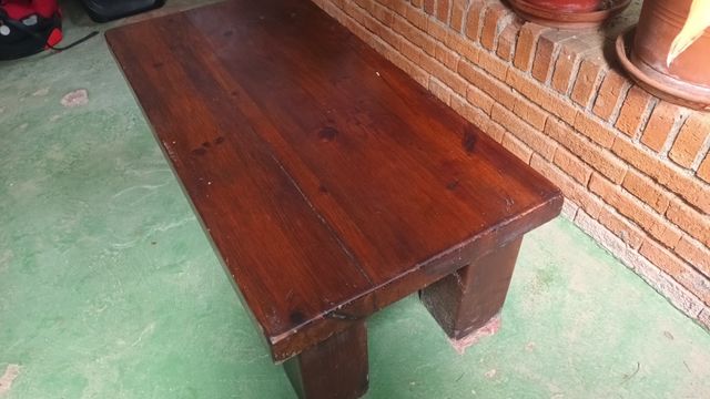 Mesa vintage maciza.Años 70