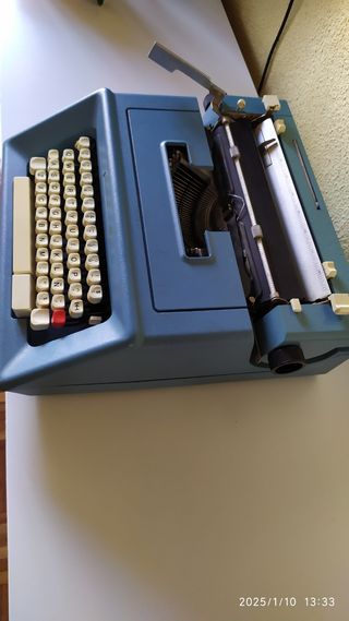 MAQUINA DE ESCRIBIR 