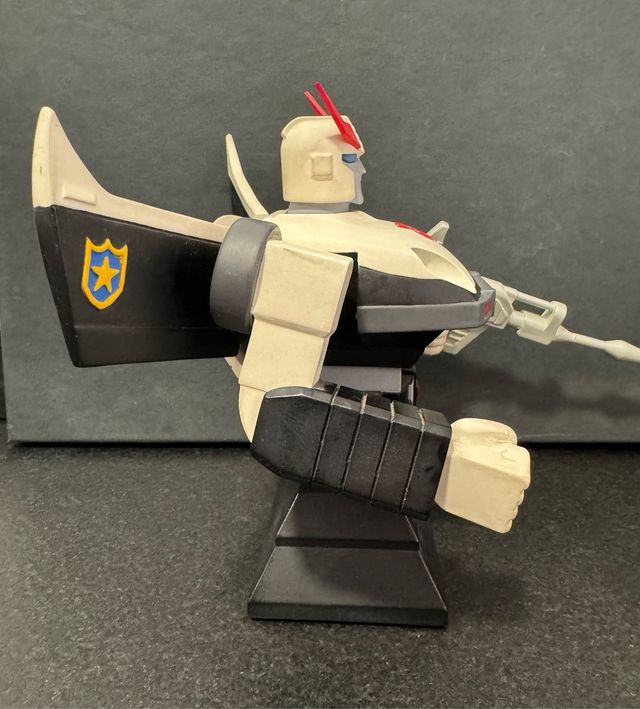 Busto porcelana transformers PROWL