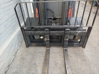 CARRETILLA ELEVADORA DIESEL LINDE 3.000 kg
