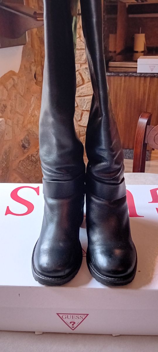 Guess women's Black leather boots