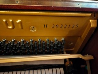 Piano Yamaha u1