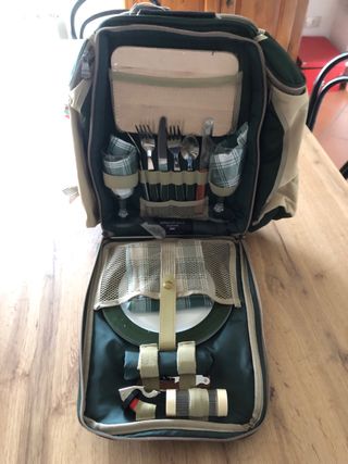 Zaino con accessori picnic