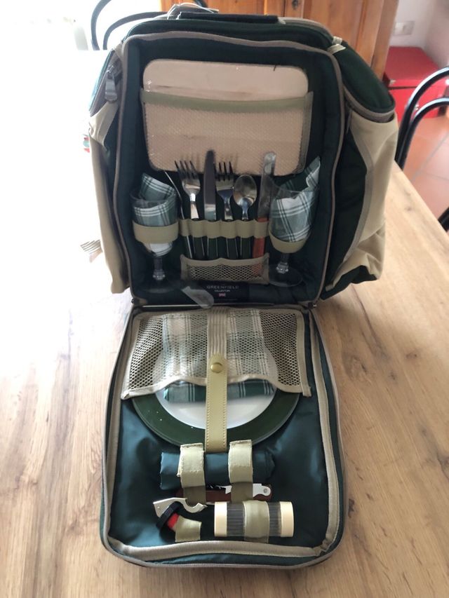 Zaino con accessori picnic