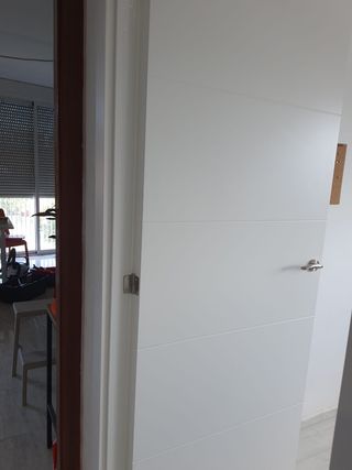 Somos expertos en el montaje de puertas interiores