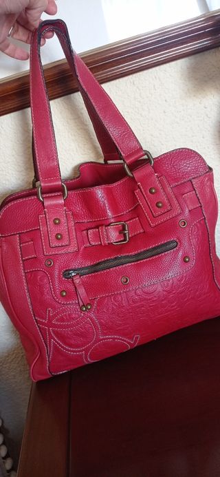 Bolso de piel rojo de PURIFICACIÓN GARCÍA