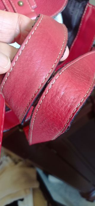 Bolso de piel rojo de PURIFICACIÓN GARCÍA