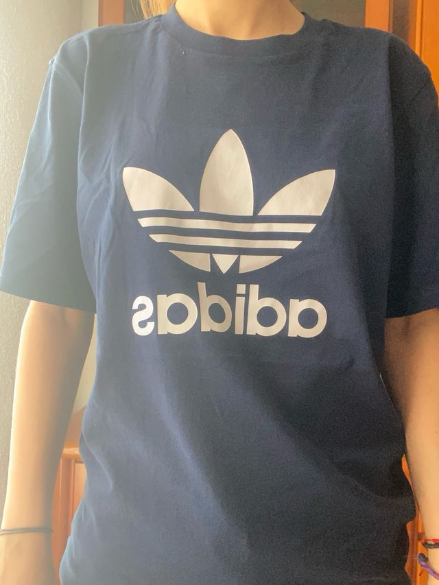Camiseta Adidas azul marino