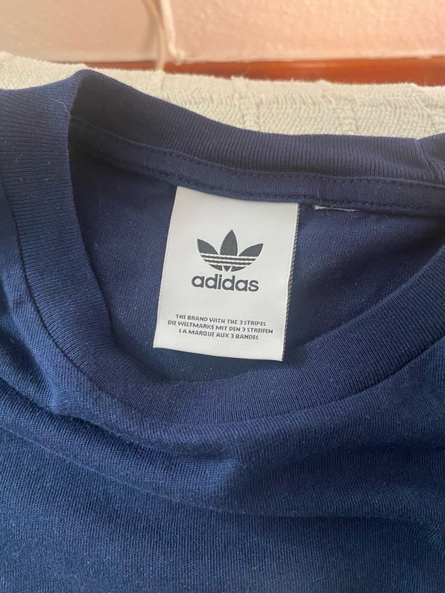 Camiseta Adidas azul marino