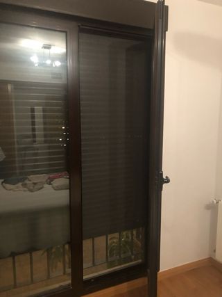 Ventanas/puertas balconeras y fijo aluminio marron