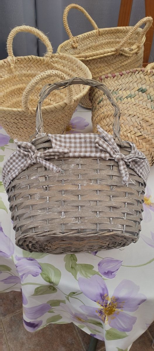 Capazos pascueros y decoración