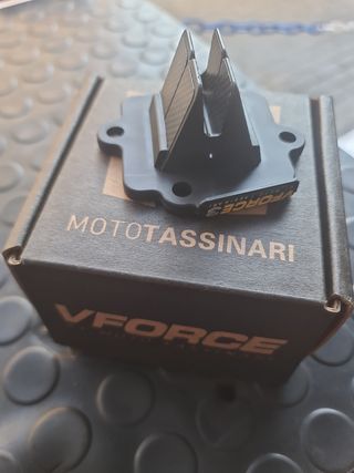 Caja láminas vforce v8