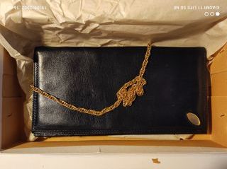 Borse da donna e orecchini vintage