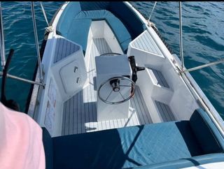 Alquiler barco en l'Escala con y sin licencia