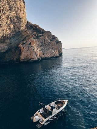Alquiler barco en l'Escala con y sin licencia