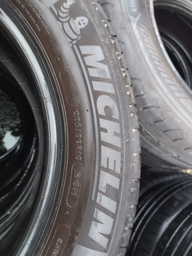 205 60 16 96H MICHELIN
