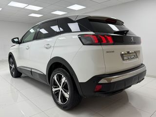 PEUGEOT 3008 SUV 1.5BlueHDi Allure desde 315€/mes*