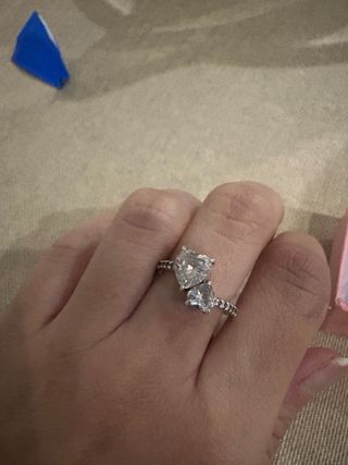 Anillo Pandora doble corazon