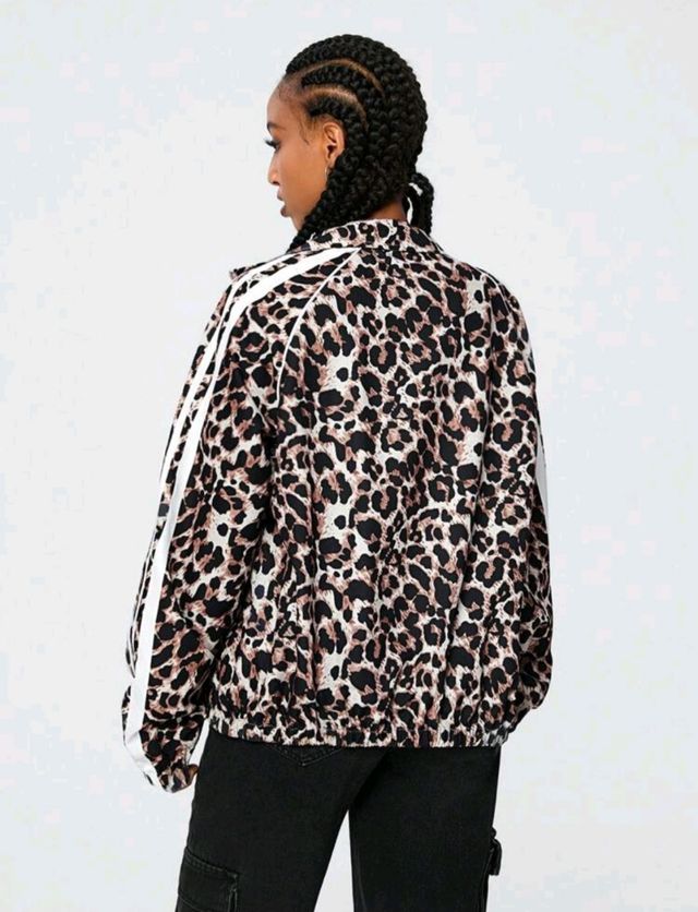 Chaqueta deportiva mujer leopardo