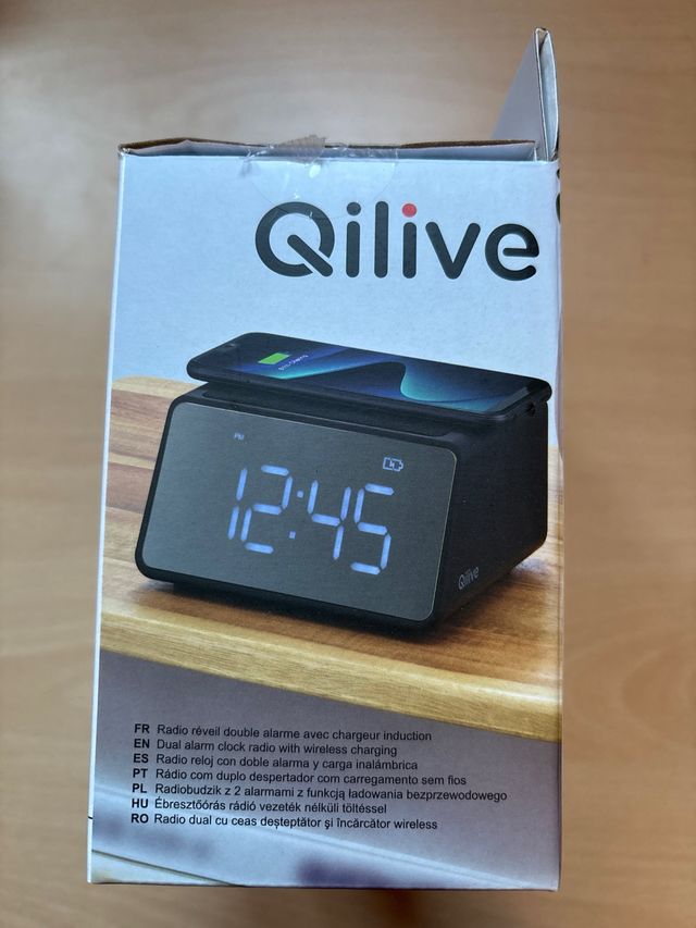 Reloj despertador con base de carga inalámbrica