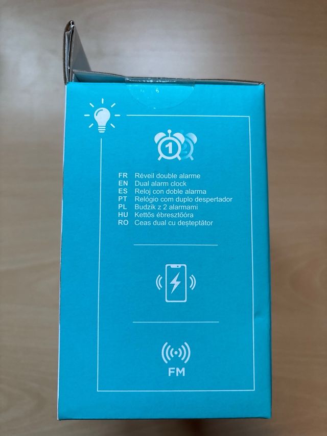 Reloj despertador con base de carga inalámbrica