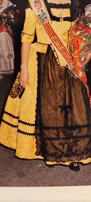 Traje fallera adulta original y único.