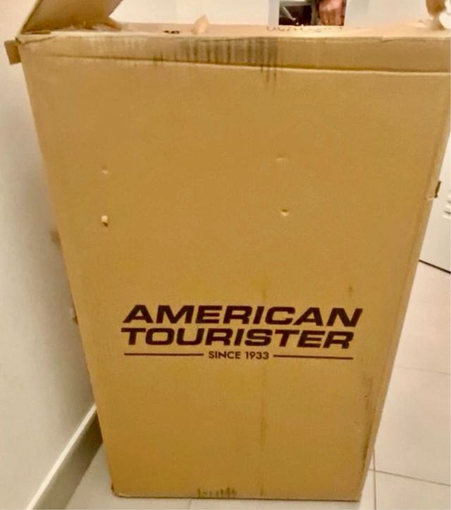 Maleta mediana American Tourister sin estrenar