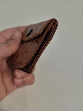 Monedero de Cuero con Muñecos