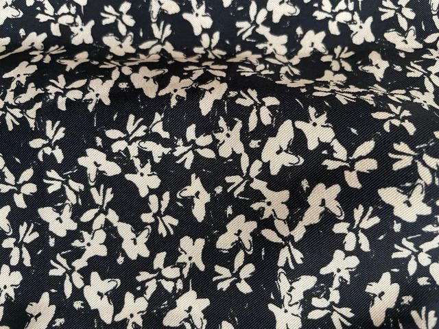 Falda y un mono corto