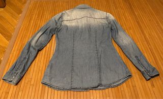 Camisa vaquera “Stradivarius”