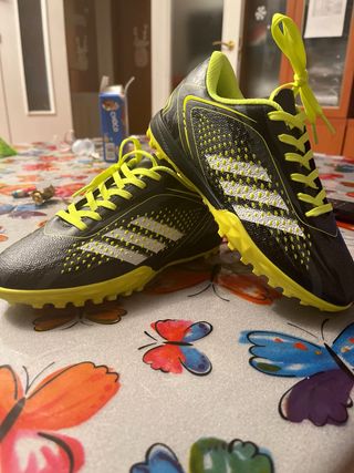 Botas de futbol 34