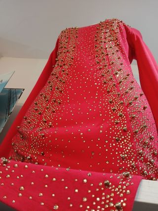 Vestido cóctel rojo con dorado 