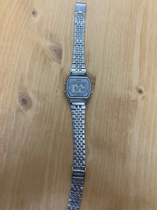Casio LA680WE