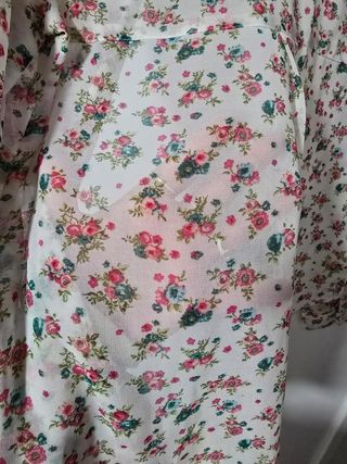 Camisa transparente flores.berska.Talla Xs