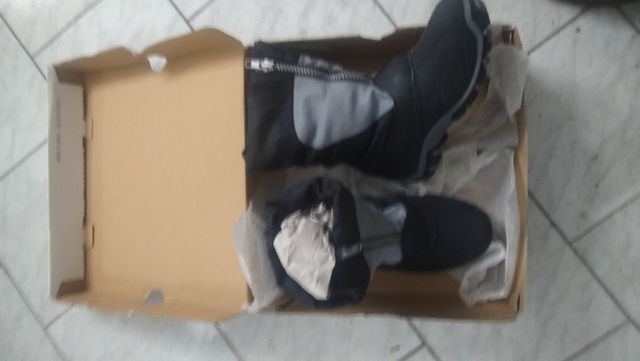 Doposci intersport con zip centrale.Size 30/31