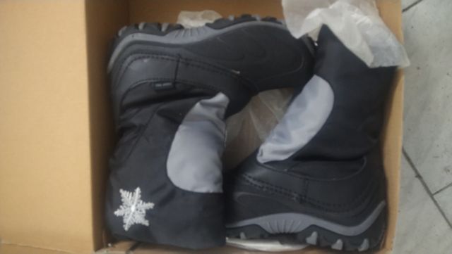 Doposci intersport con zip centrale.Size 30/31