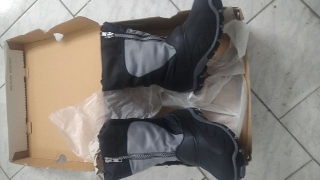 Doposci intersport con zip centrale.Size 30/31