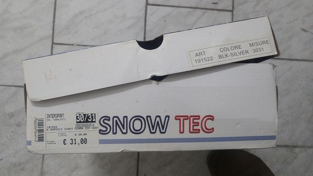 Doposci intersport con zip centrale.Size 30/31