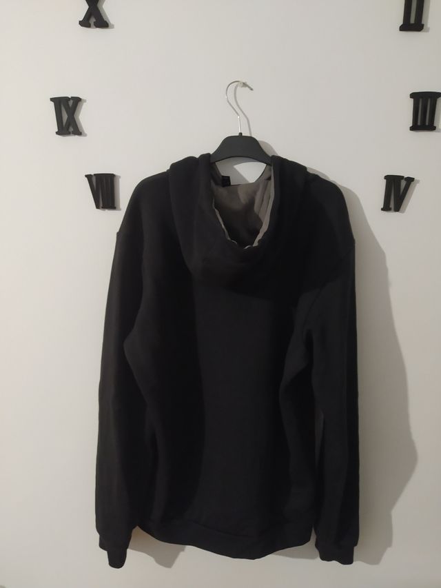 Sudadera Adidas con capucha