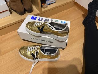 Zapatillas munich doradas mujer numero 39