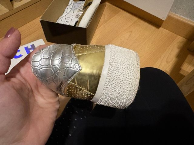 Zapatillas munich doradas mujer numero 39