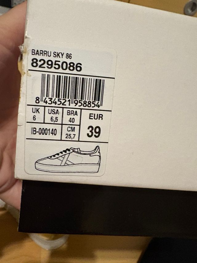 Zapatillas munich doradas mujer numero 39