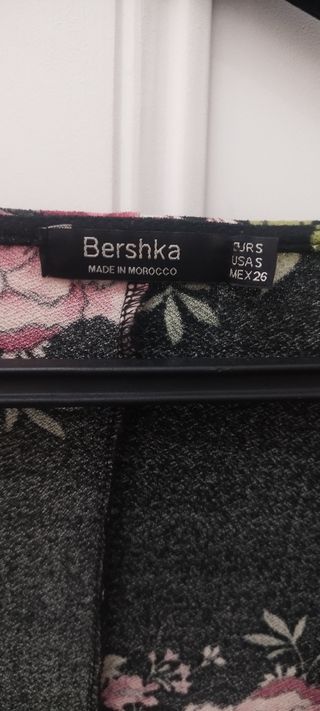 Mono corto, mujer. Talla S. Bershka 